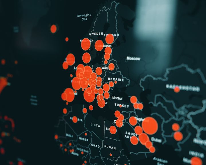 From Raw Numbers to Narratives: Some thoughts on the fine Art of Data Visualization